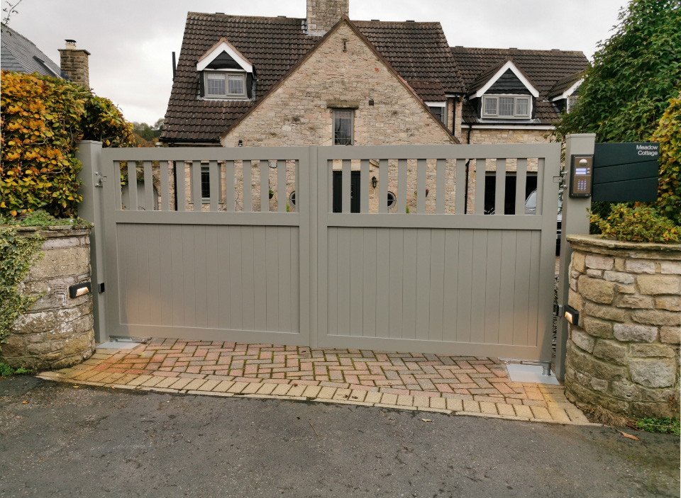 Aluminium electric driveway gates by Harrogate Automation